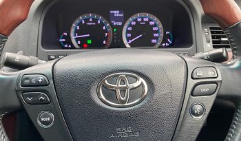 Toyota Crown Majesta full